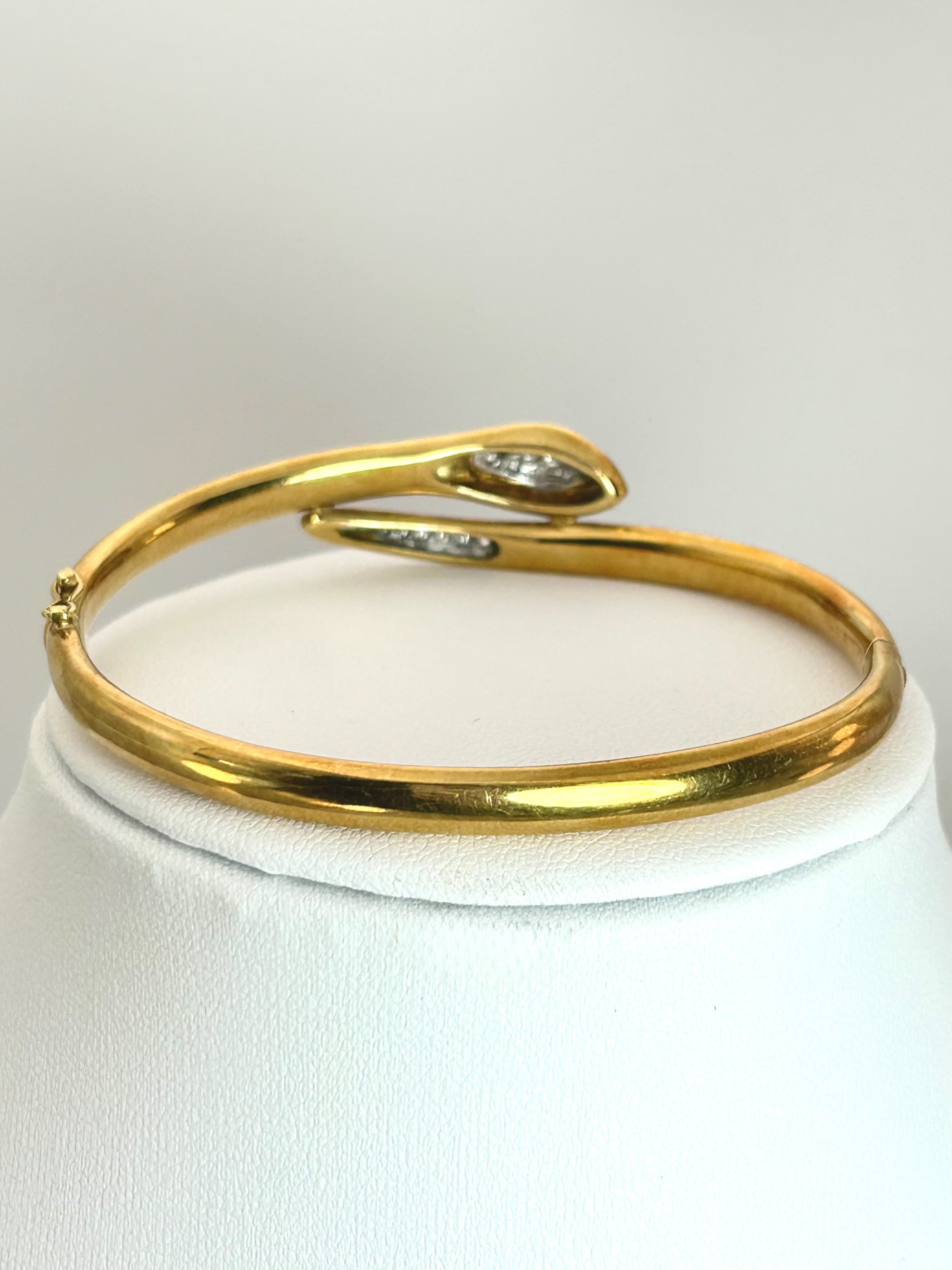 Parure Collana, bracciale ed anello Inspired Serpente oro giallo 18k e diamanti naturali Art Deco.