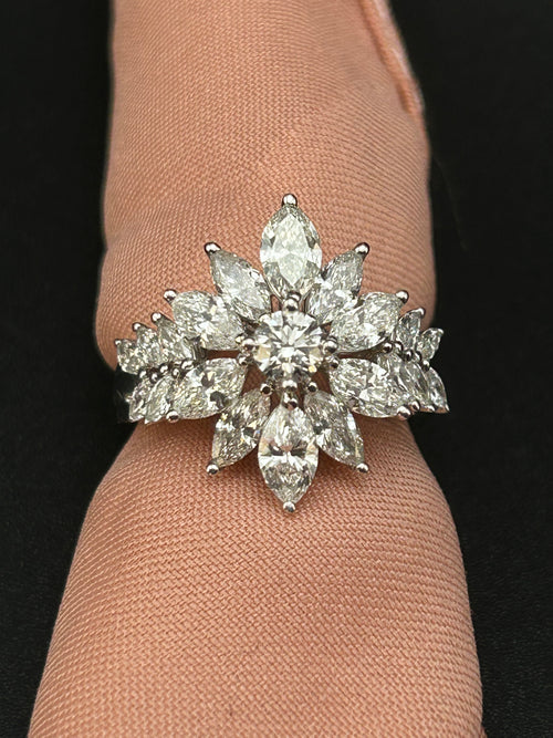 Anello La Regina Diamanti Naturali in oro bianco 18k