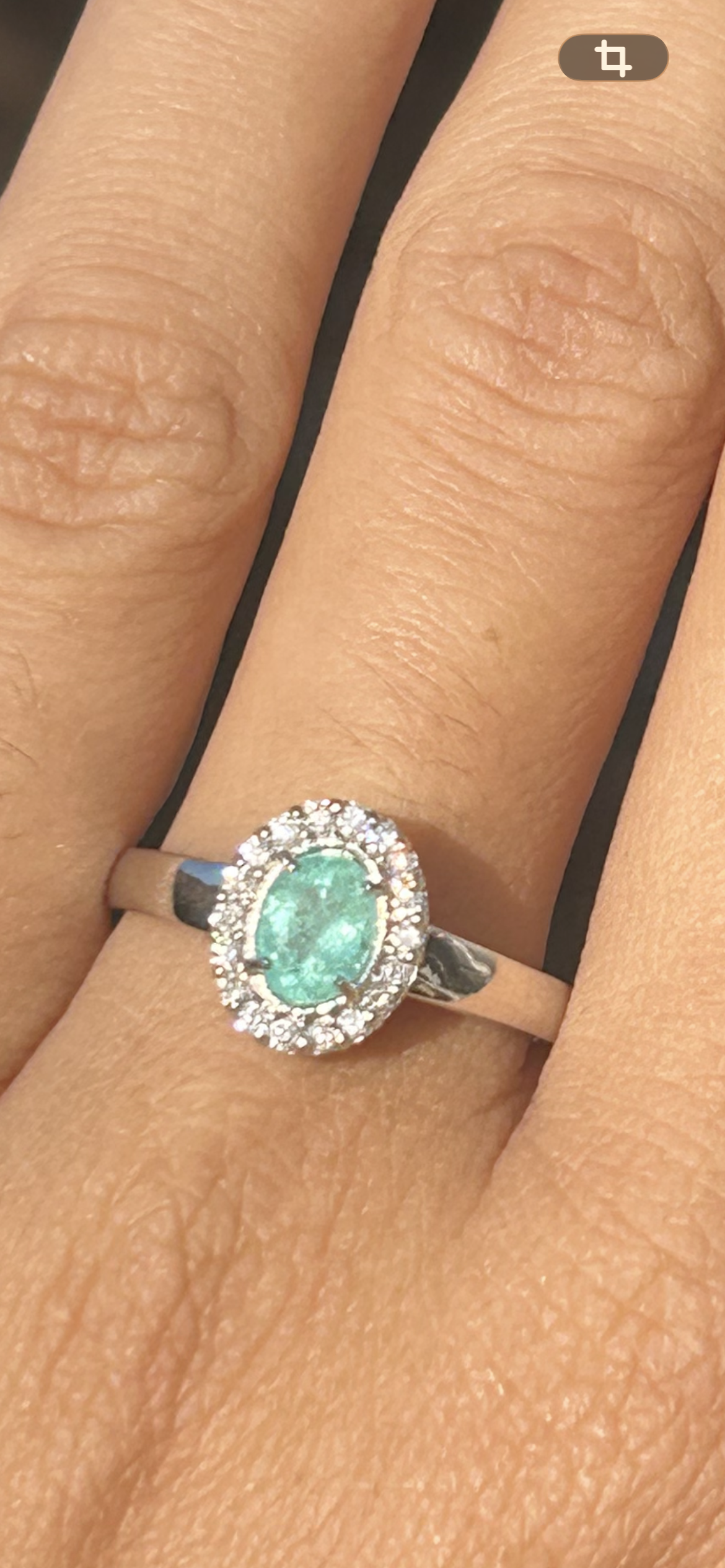 Anello Tourmaline Paraiba Neon blue Natural e diamanti Oro bianco 18k