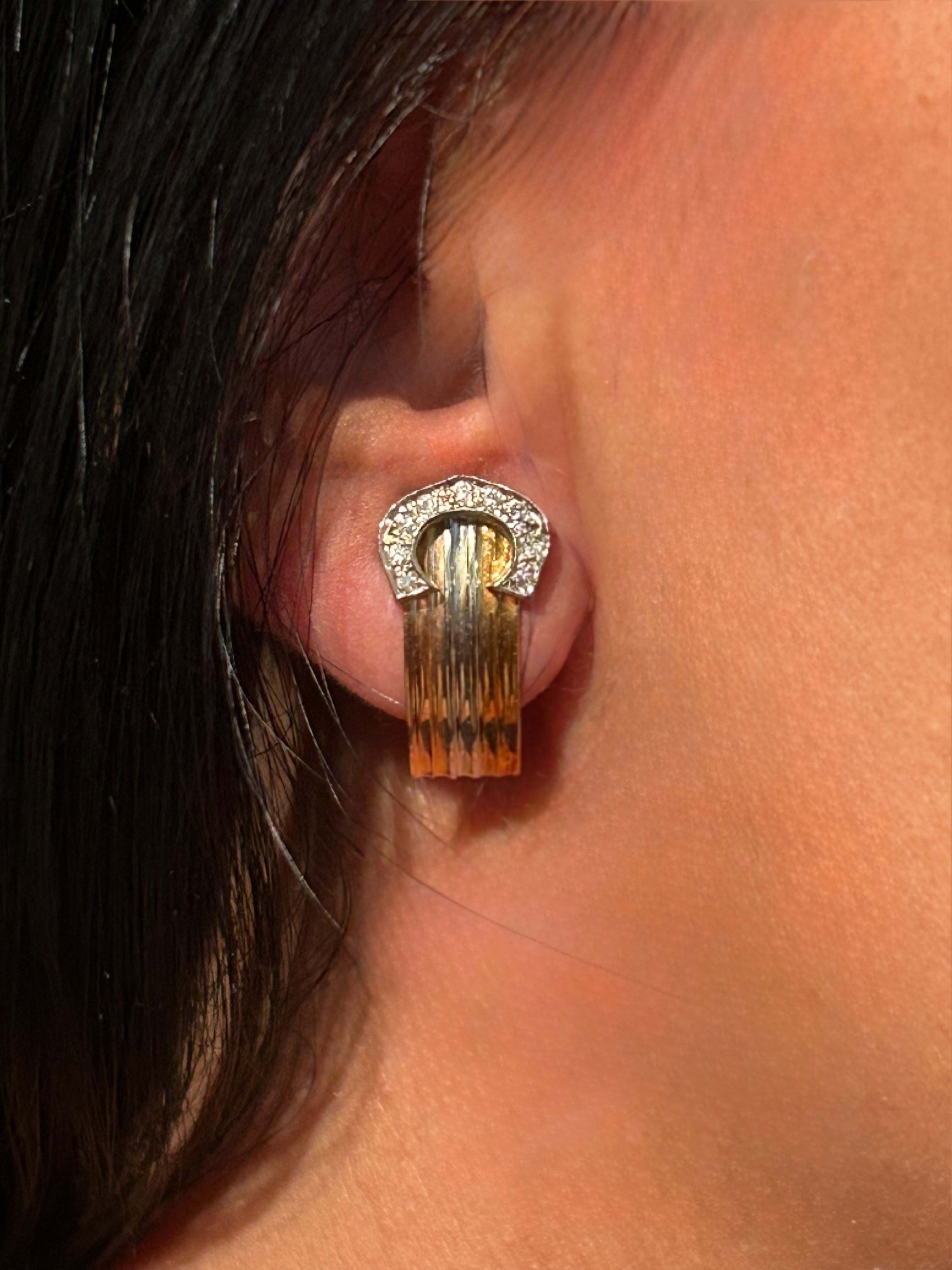 Orecchini tri color oro 18k e diamanti naturali.