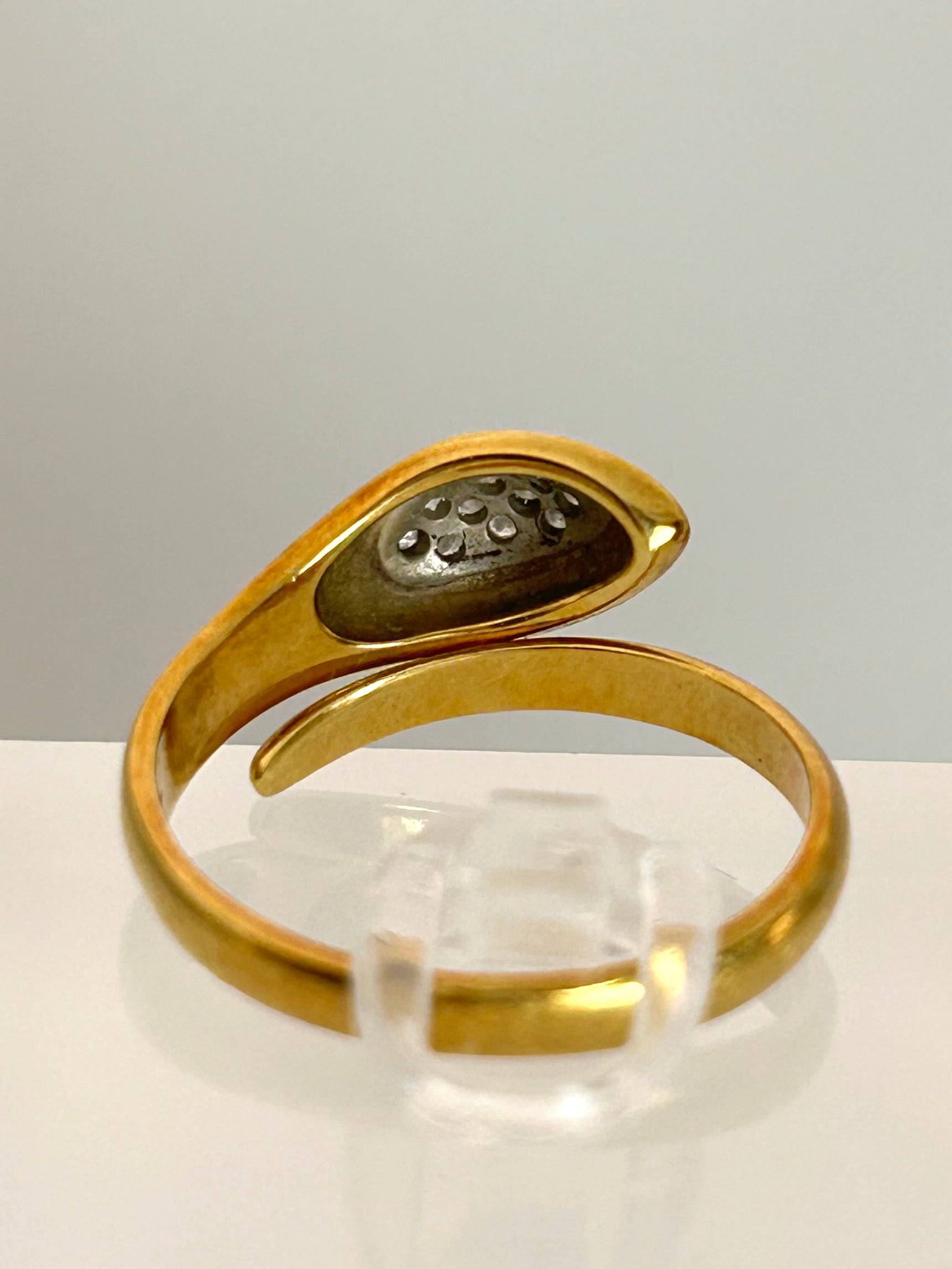 Parure Collana, bracciale ed anello Inspired Serpente oro giallo 18k e diamanti naturali Art Deco.