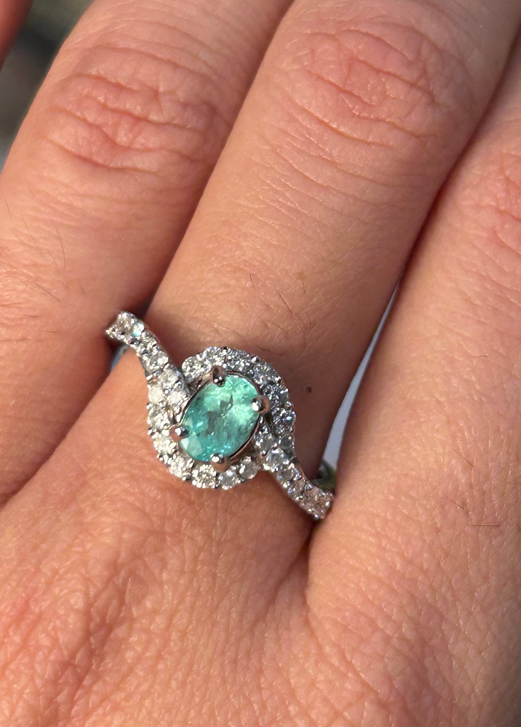 Anello Tourmaline Paraiba neon blue, diamanti naturali oro bianco 18k Certificati Italiani