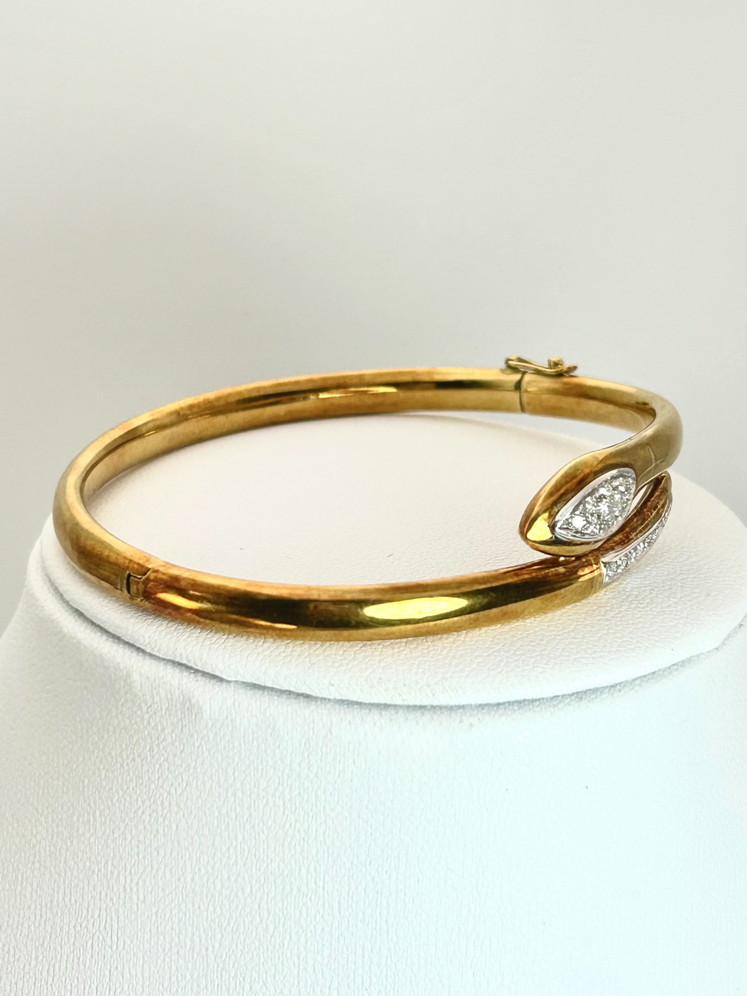 Parure Collana, bracciale ed anello Inspired Serpente oro giallo 18k e diamanti naturali Art Deco.