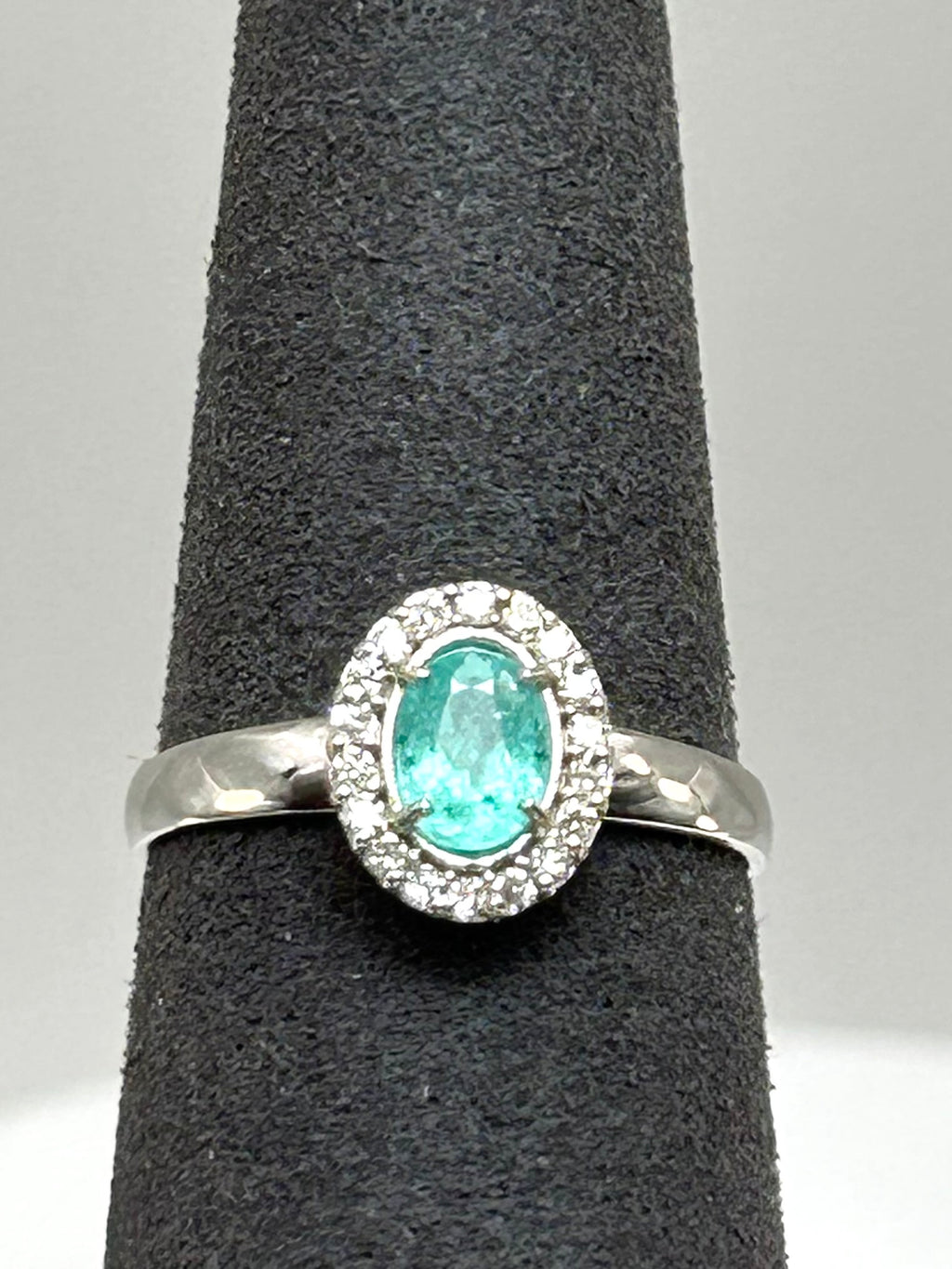 Anello Tourmaline Paraiba Neon blue Natural e diamanti Oro bianco 18k