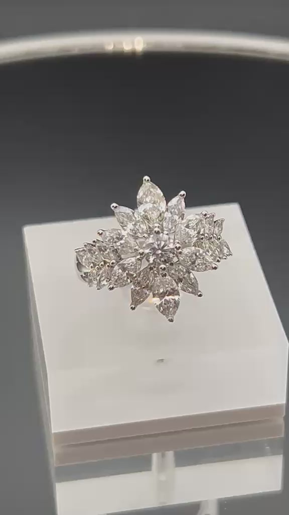 Anello La Regina Diamanti Naturali in oro bianco 18k