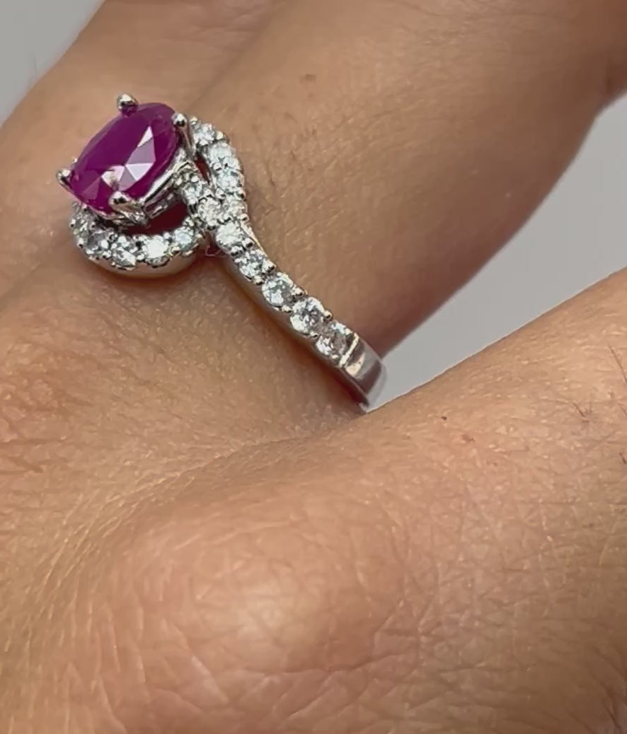 Anello Rubino Burma Mong Hsu e diamanti naturali.